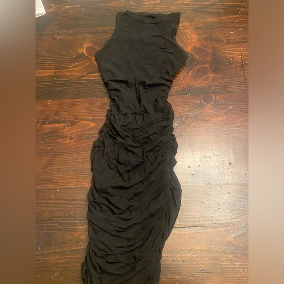 Sexy black Windsor dress - Picture 2 of 2